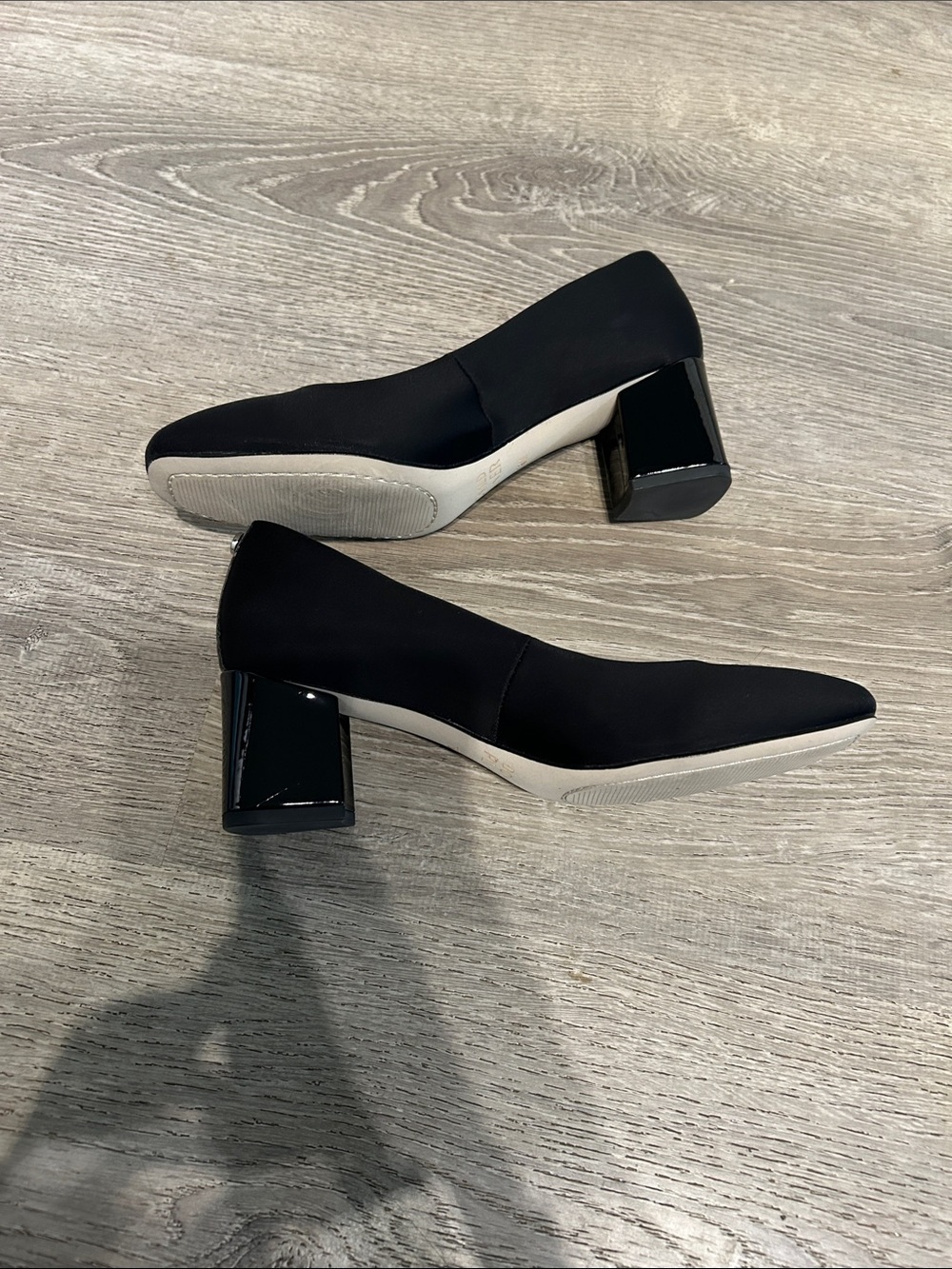 Donald Pliner Audrey Black Heeled Pumps - Picture 3 of 7
